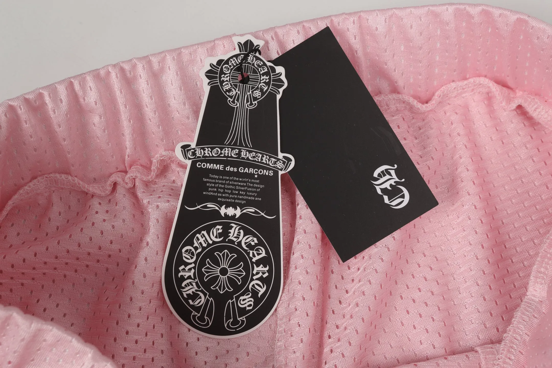 P160 Chrome Hearts CH Chrome Hearts popular Sanskrit printed mesh double-layer ice hockey jersey sports suit. Uses direct injection imported machine printing. Hardware accessories are all ground and customized. Correct configuration. Black 2025 Chrome Hearts authentic packaging. 300 grams of custom-made dyed mesh. Large version. Loose and stylish. Different from lower versions. Slim and long version with upper body and hip stretch. 100% commitment: top quality. Not fast food. The highest version on the market. Top quality - different from ordinary versions on the market. If you care about quality, you should also respect the price. Absolutely 0 after-sales service and 0 return rate so far. It’s hard not to love the style - 300g mesh custom-dyed fabric - Correct high-density main mark, washed tag, hand-sewn